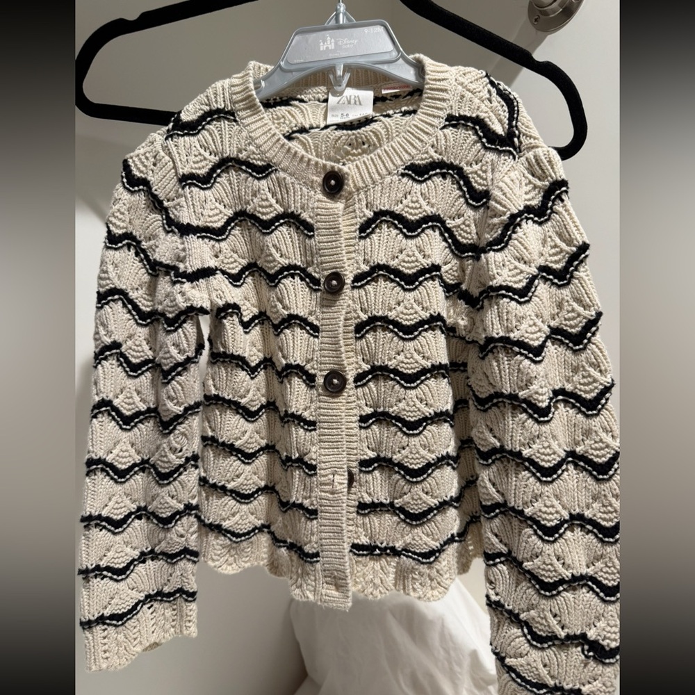 Zara Cream and Black Zigzag Cardigan Sweater - Picture 3 of 3